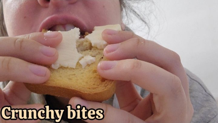 CRUNCHY BREAKFAST BITING ASMR