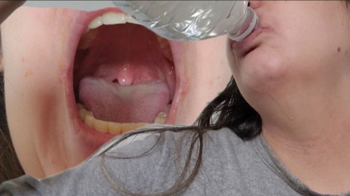 THROAT FETISH DRINKING WATER