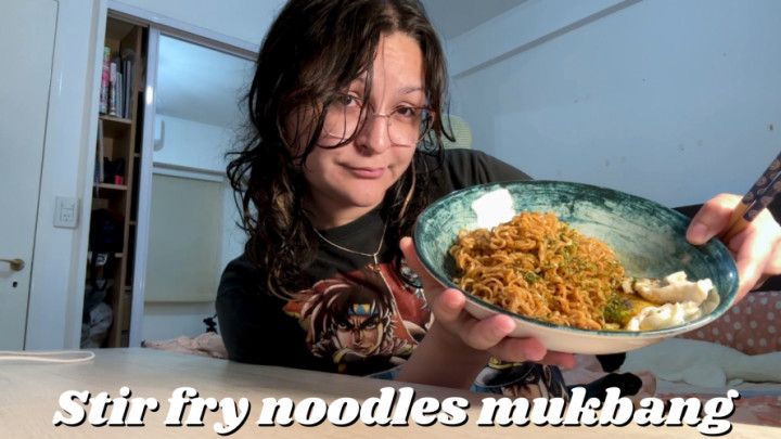 Stir fry noodles mukbang