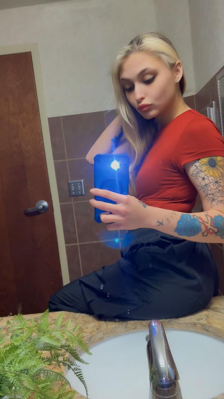 im a slut who deserves rough sex and praise