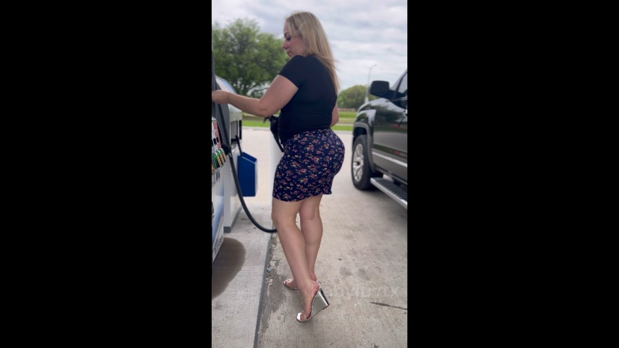 1st Fan Anal hotwife cuckold