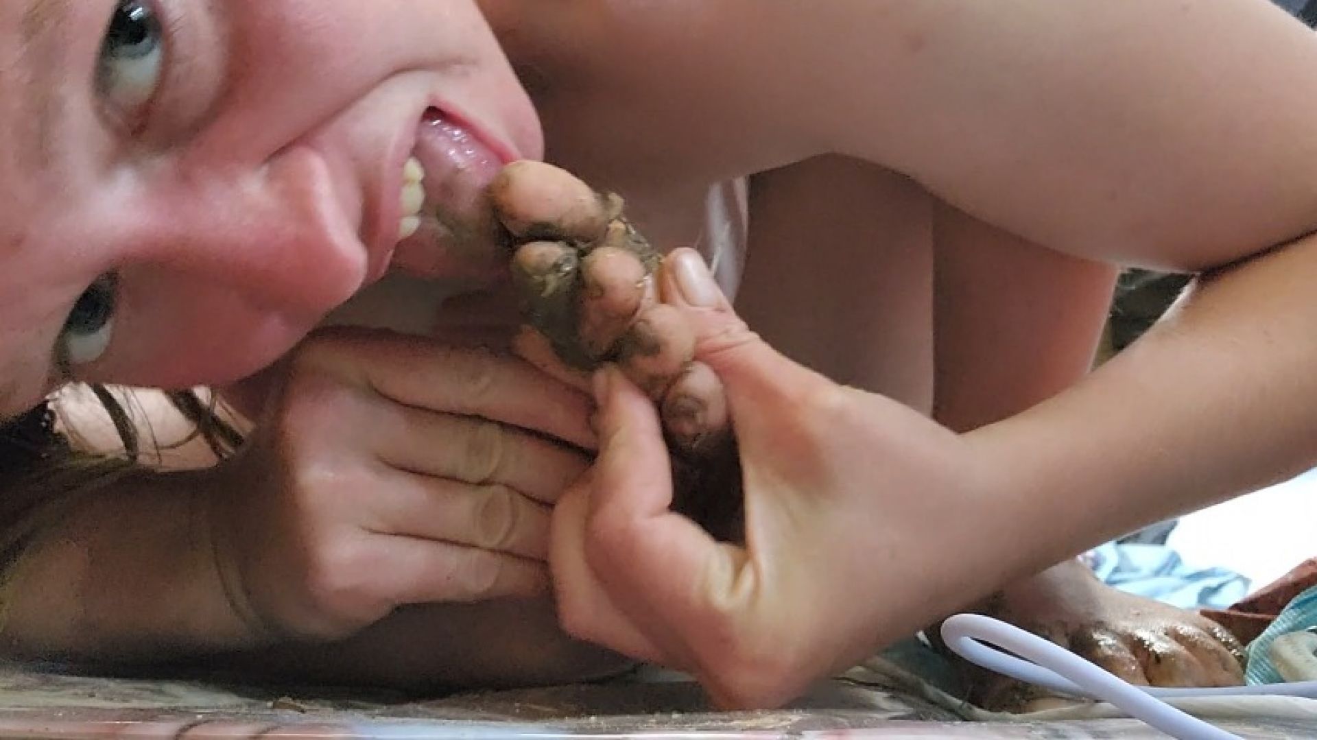 Extremely filthy girl sucks her toes clean