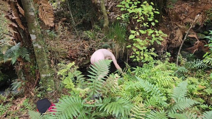 Clothes stolen while bathing in the river embarrassment