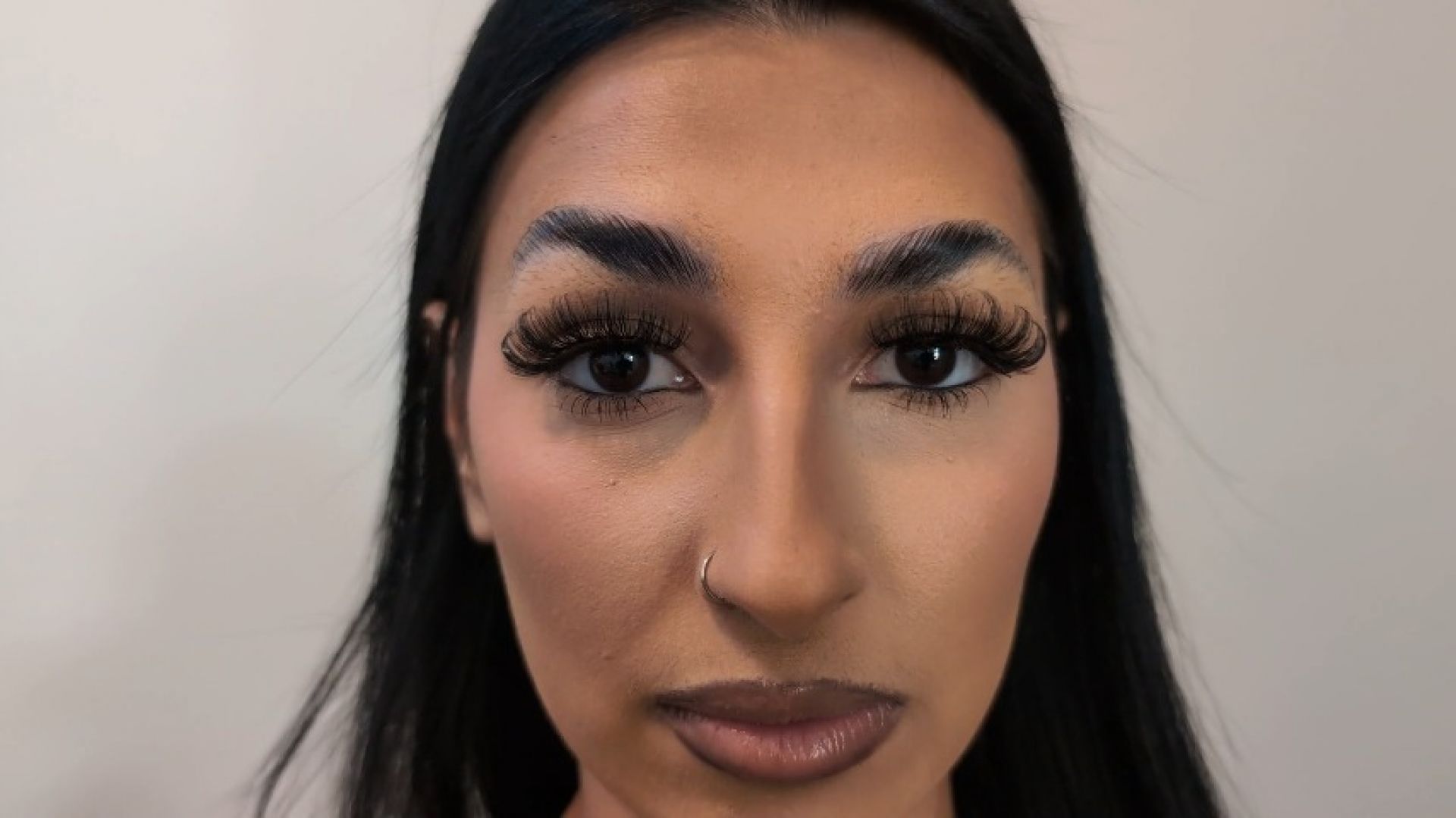 LOOK ME IN THE EYES | Valerie