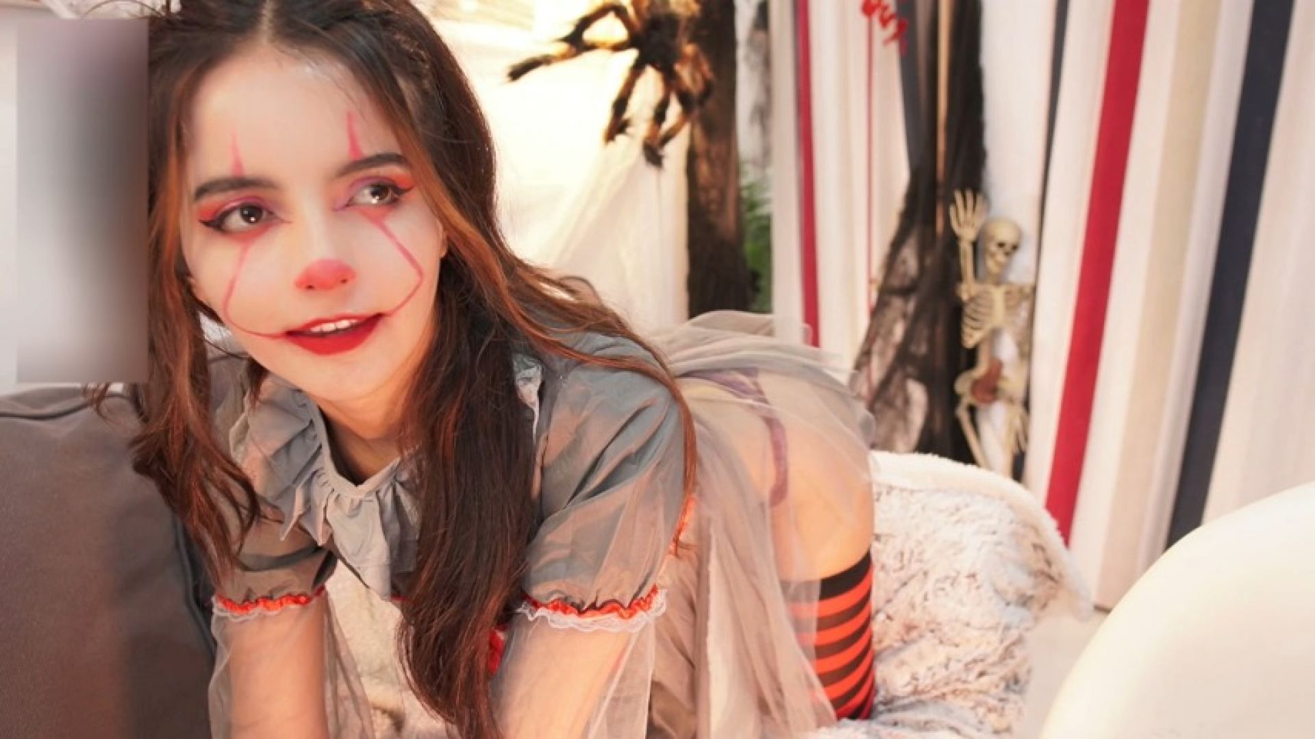 HALLOWEEN WEEK: My clown costume show