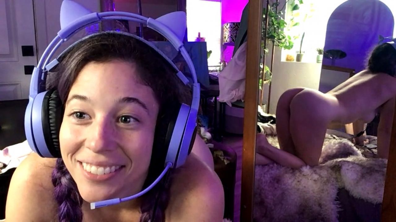 Videogames and first MV LIVE naked