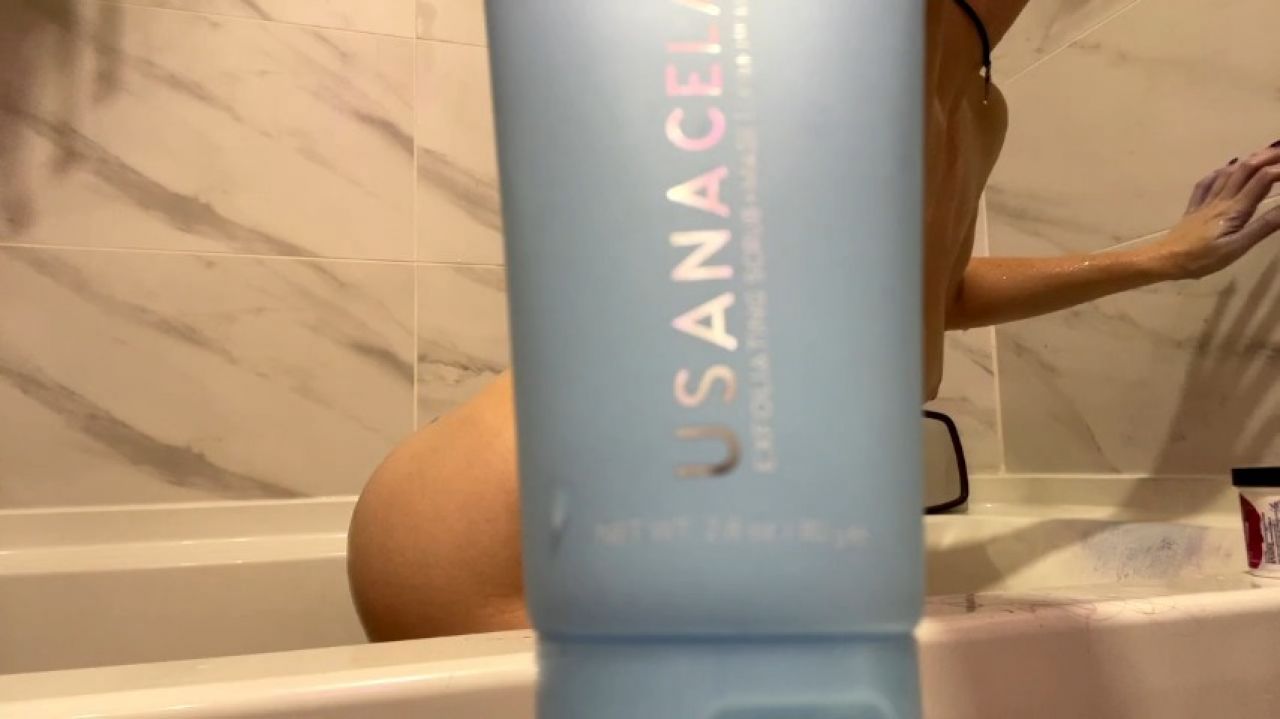 Purple hair monster bath