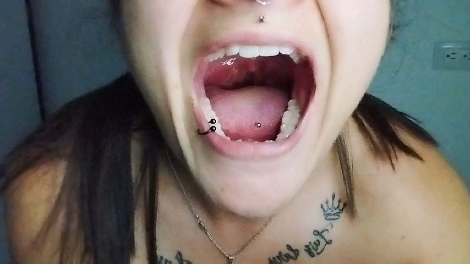 whore show uvula