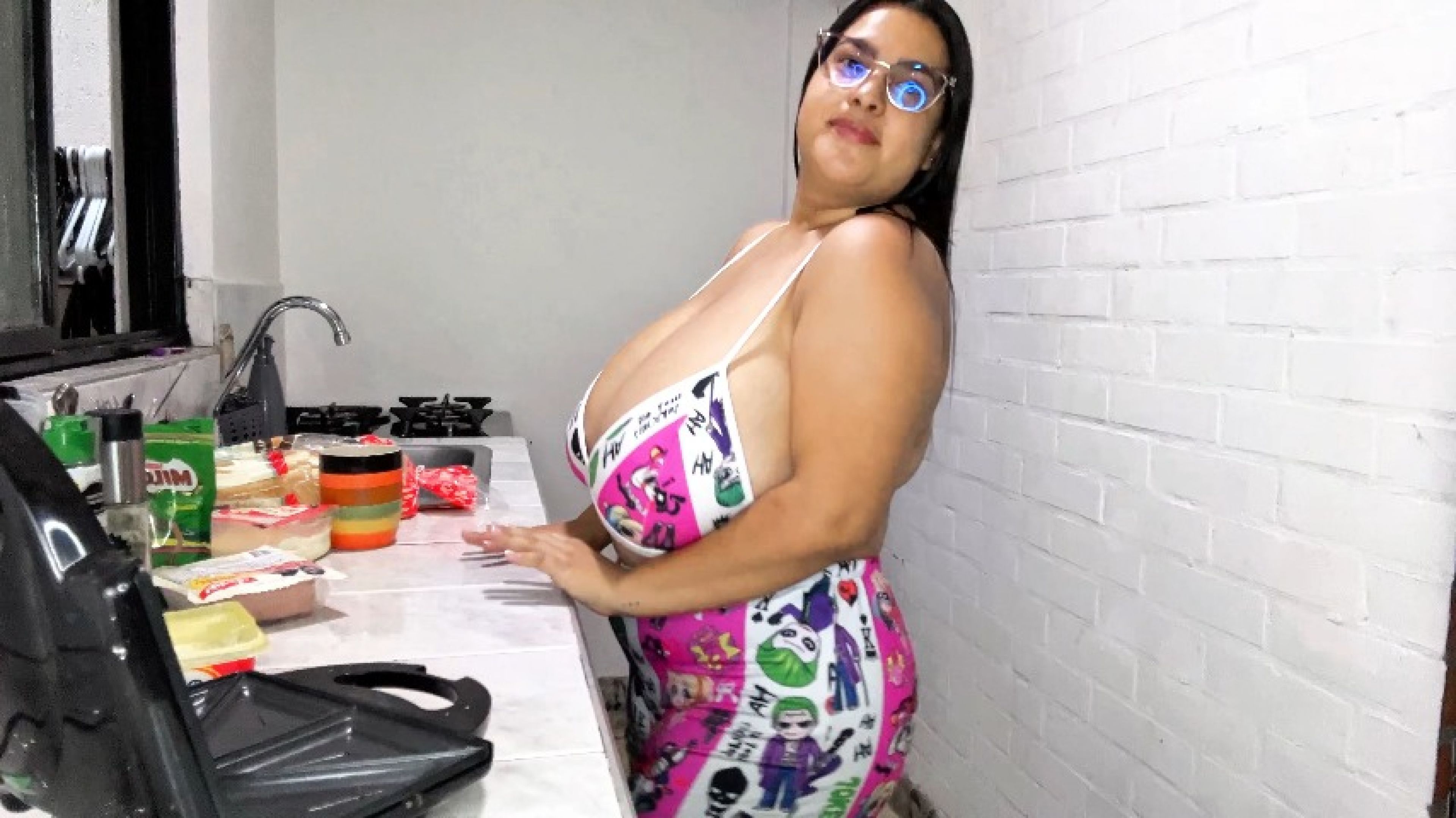 Making Delicious Breakfast - Nathalia Correa