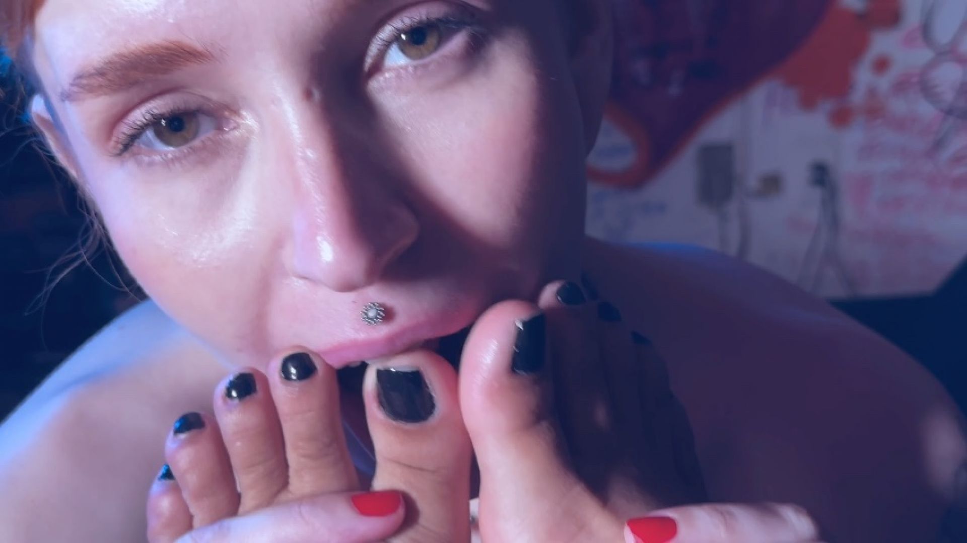 No One Can Resist The Sexy Feet Of Rotten Venus