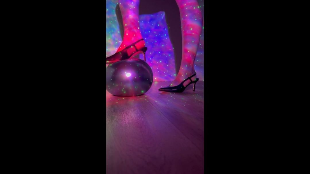 Popping Ballon in heels