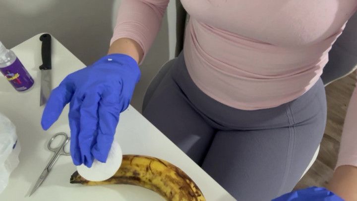 I circumcised a banana in medical gloves
