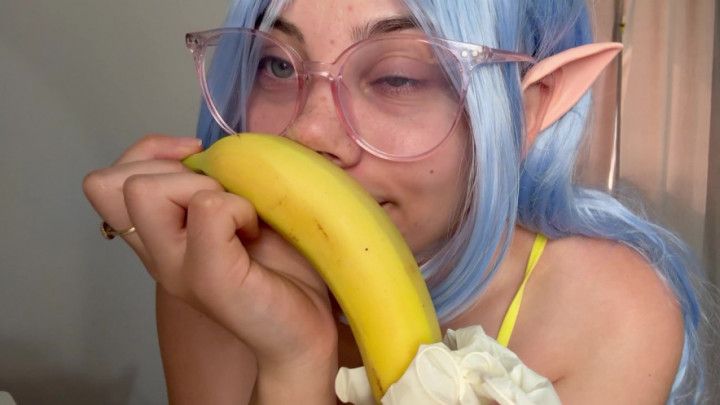 cosplay elf girl sucks a banana made ahegao faces