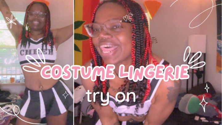 COSTUME LINGERIE TRY ON