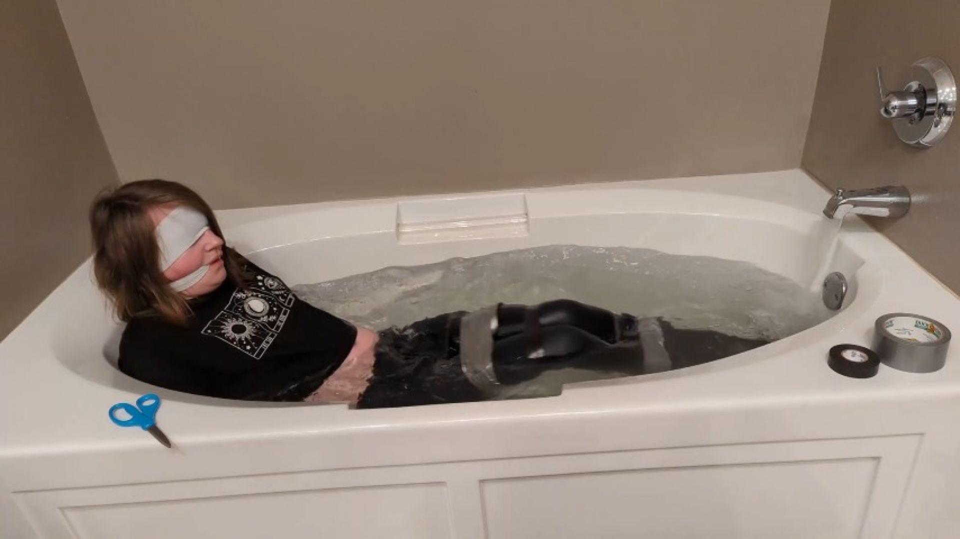 Bondage Bathtime 2: Dunked