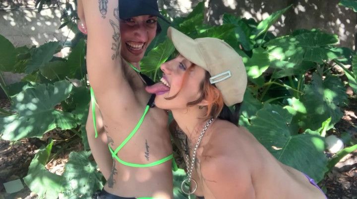 Hairy armpits &amp; hairy lesbians