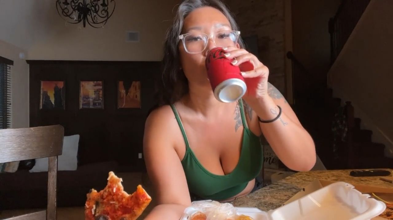 Live stream- Eat and chat -Gypsy Poet &amp; seafood boil