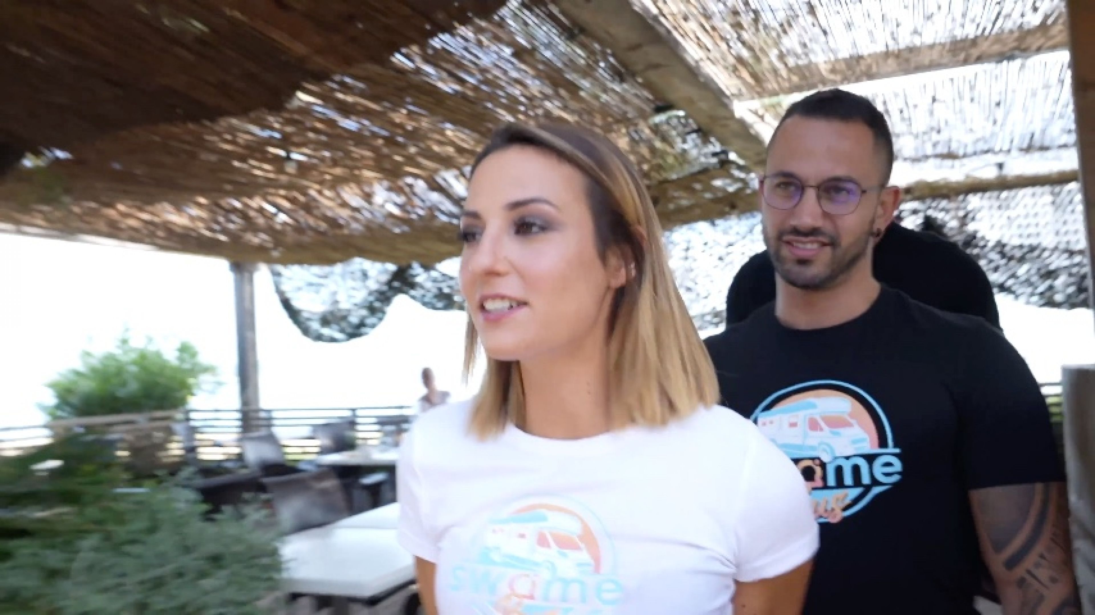 Le bus des Libertins #7 , baise dans les WC du bar de plage