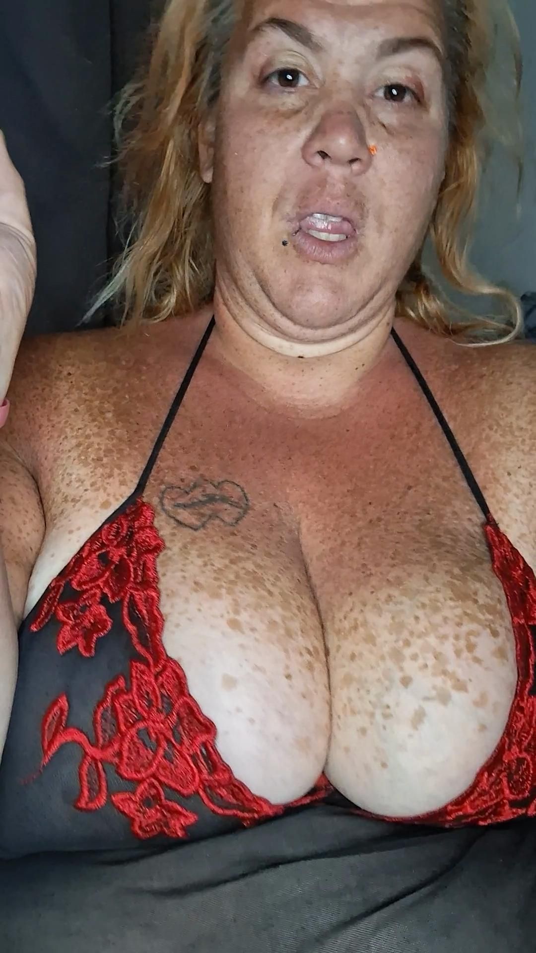 Bbw Smokes