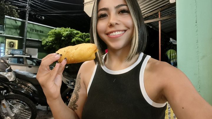 Testing Colombian empanadas