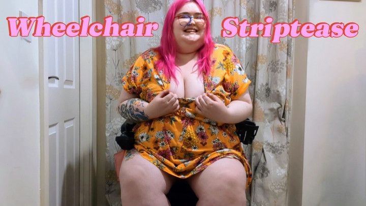 Rolling Seduction: Unwrapping BBW Daisy a wheelchair strip