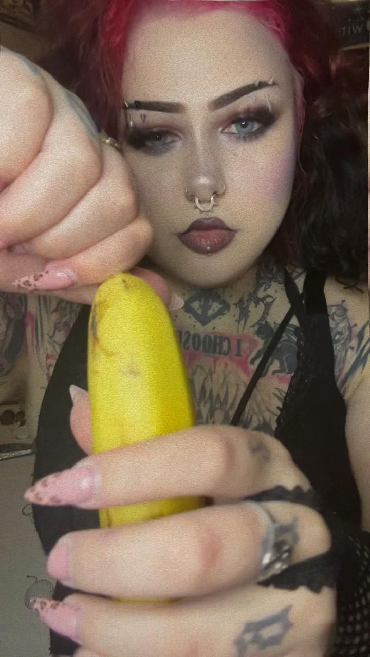 ASMR with Goth BBW devouring a banana