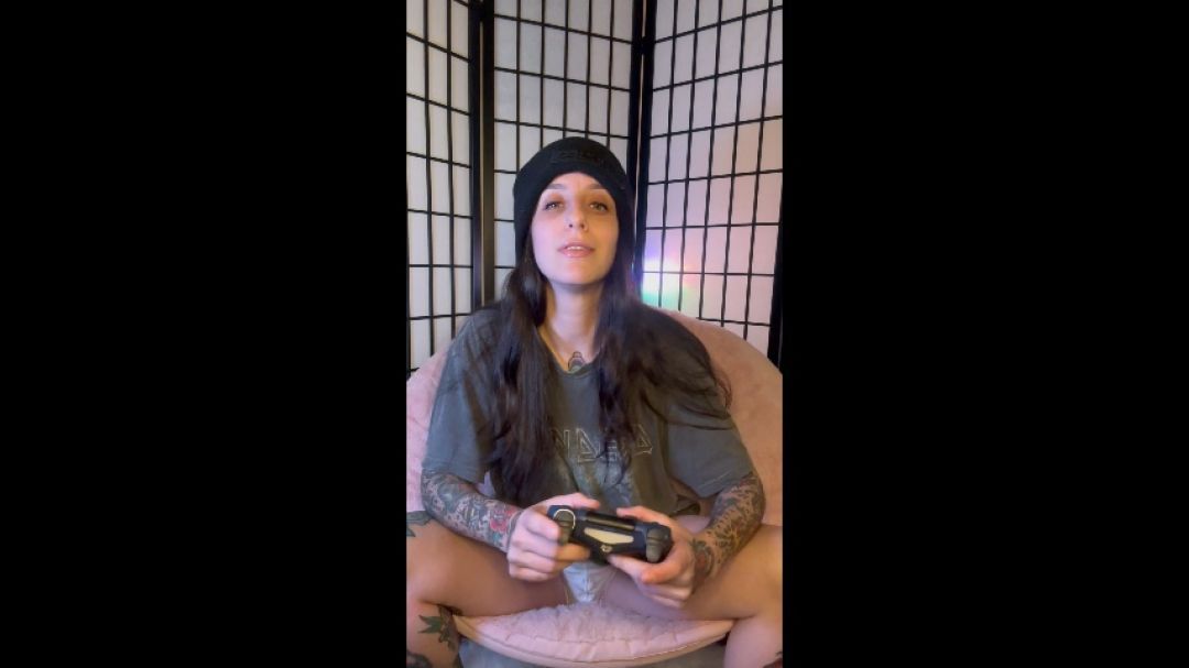 Body Swap Solo--step-son swaps w step-mom