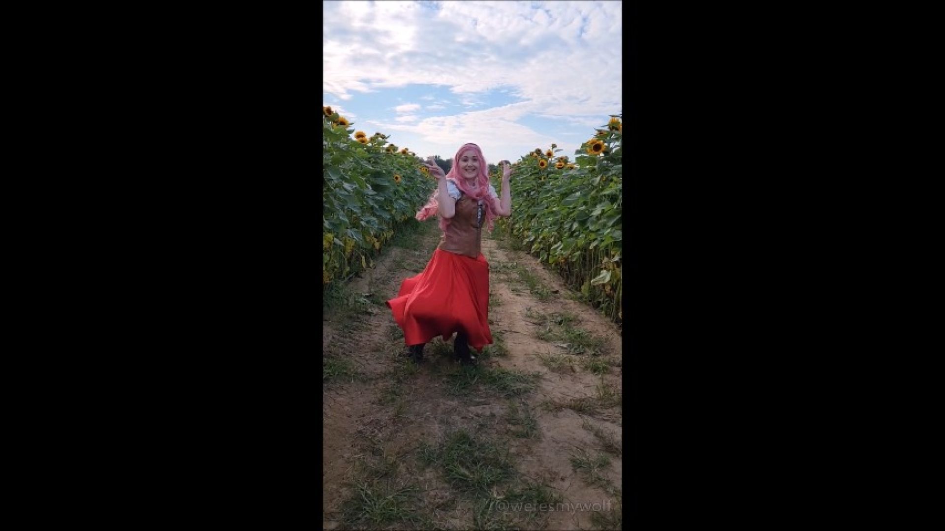 Popuri Visits a Sunflower Field - Harvest Moon Cosplay
