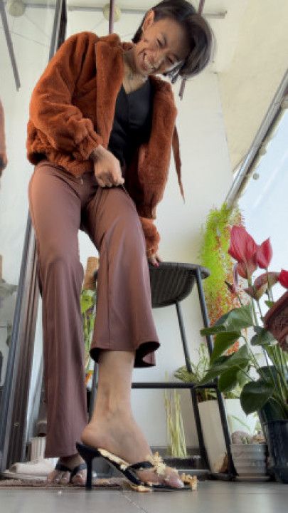 Stomping croissant with my heels and soles