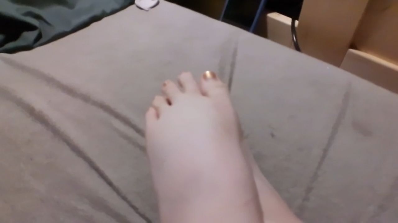 11-12-25 wiggling toes