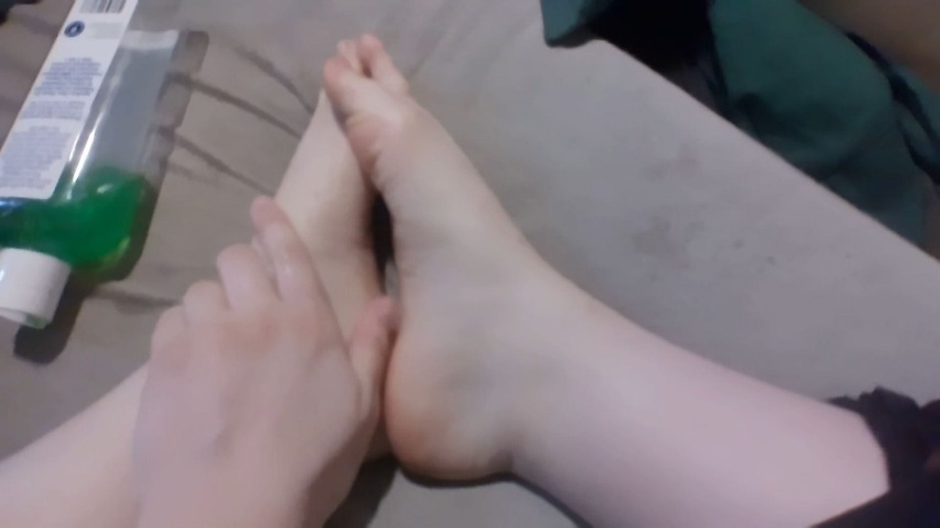 9-5-25 Aloe on bare feet