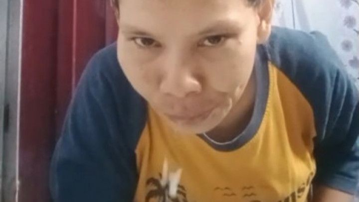 Coughing spitting phelgms Asian Women hocking loogies