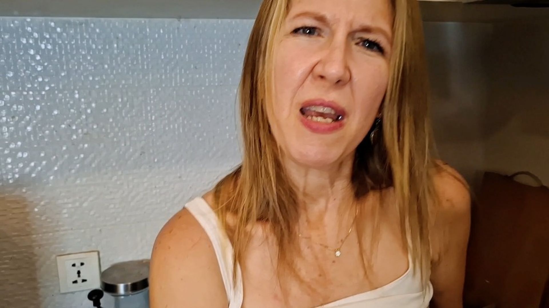 StepMoms Unwanted Creampie in the Kitchen