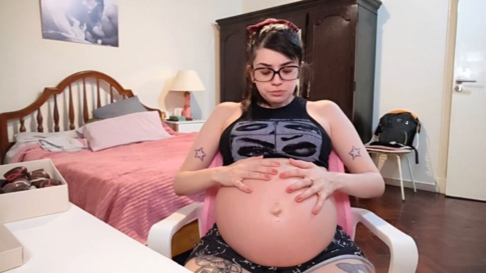 Let's fill my huge tummy with sweets