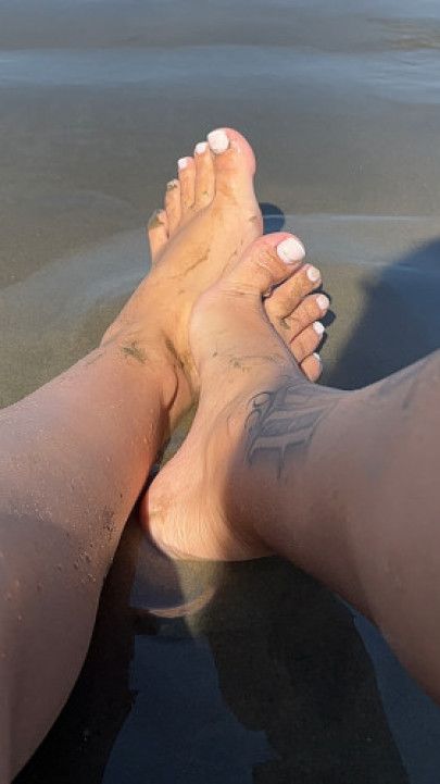 Barefoot Beach Walk 4k