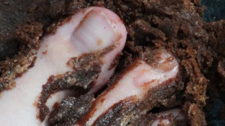 Toe Tease: Cake Edition