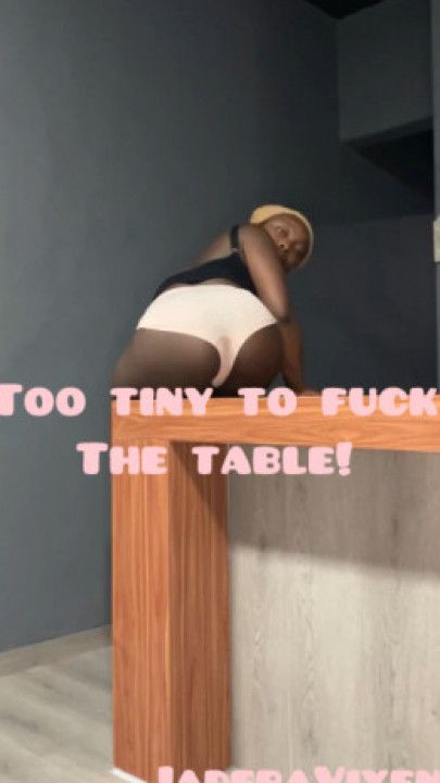 Petite Ebony Humps Table Corner