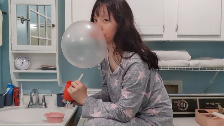 Big Bubblegum Bubbles: Cleaning Paint Brushes