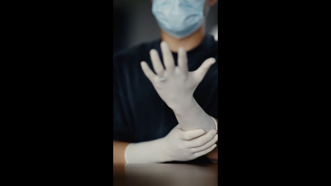 White Surgical Gloves Size 5.5