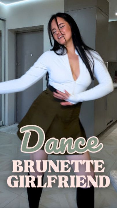 5-Brunette Girlfriend Dance - SFW