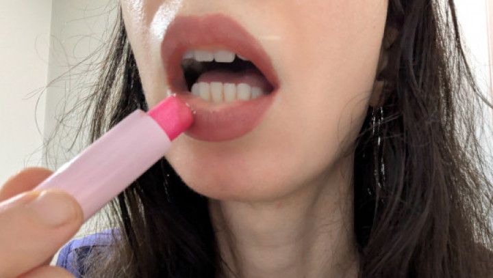 18-year old Jenna puts on lipstick sexy full big lips mouth