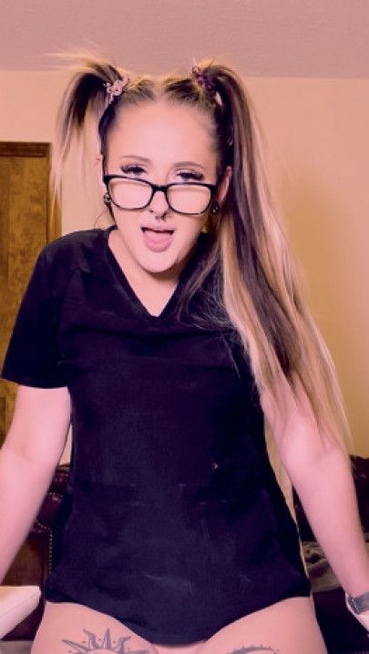 Med student gives stepbro a prostate exam as practice