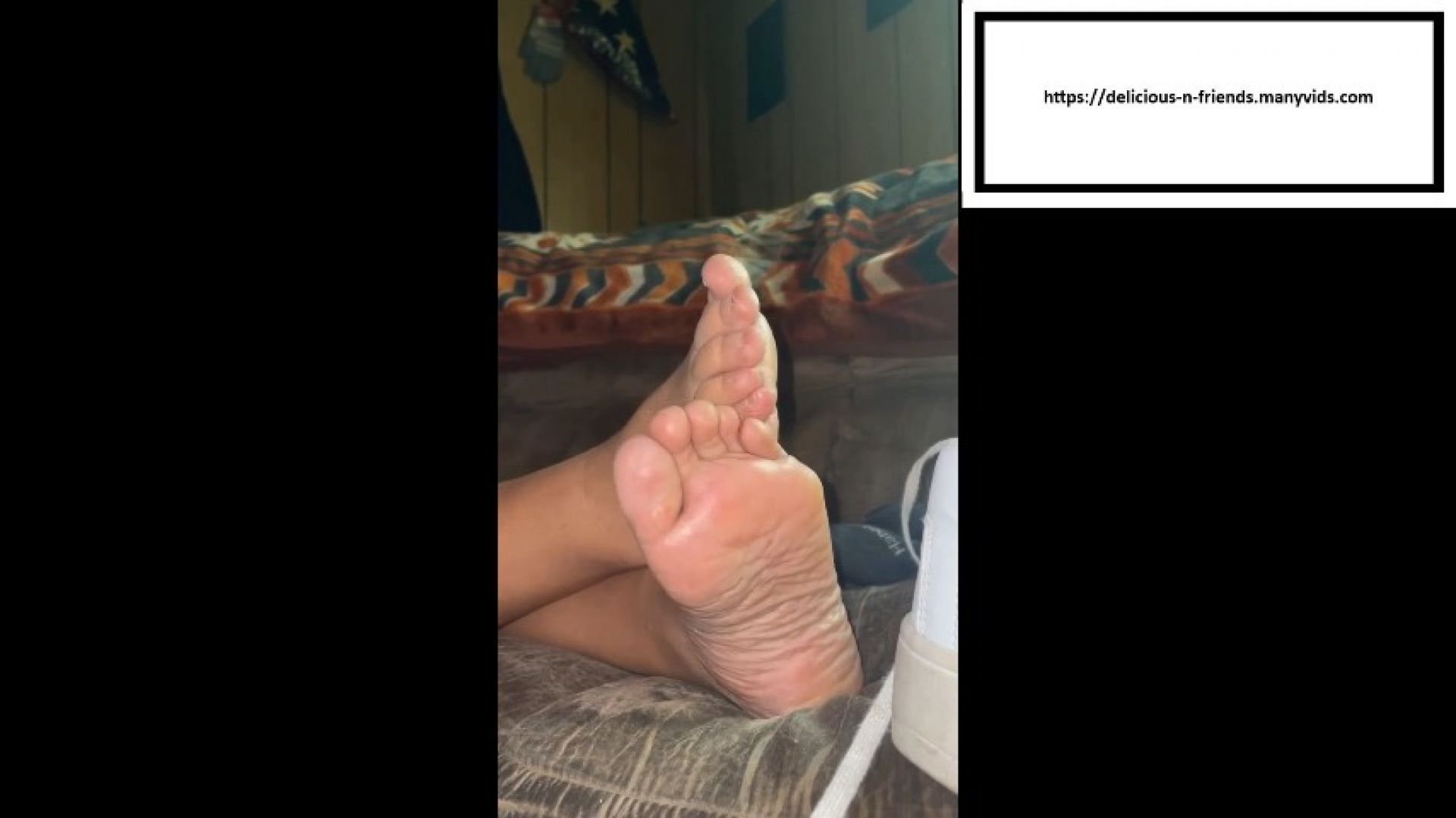 Delicious sweaty feet out of her black hanes socks