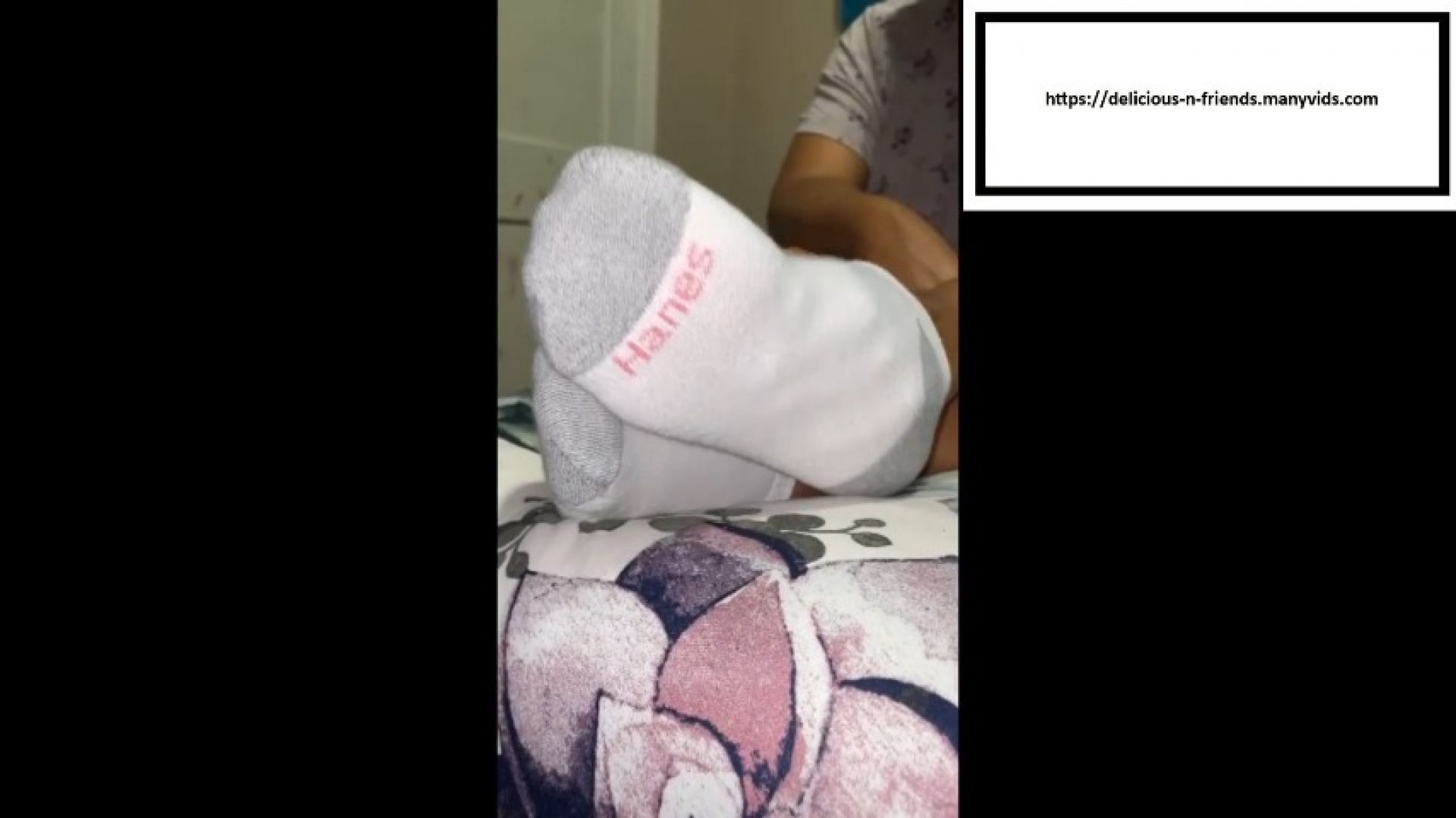 Delicious hanes socked feet are itchy