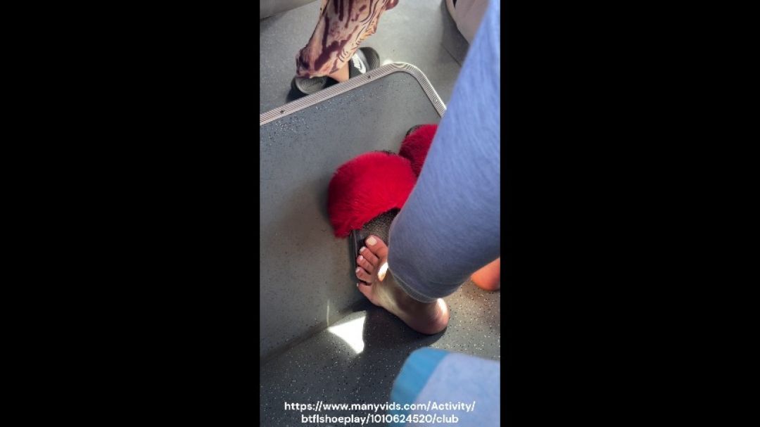 Bus Foot Clip Two Girls in Flip-Flops