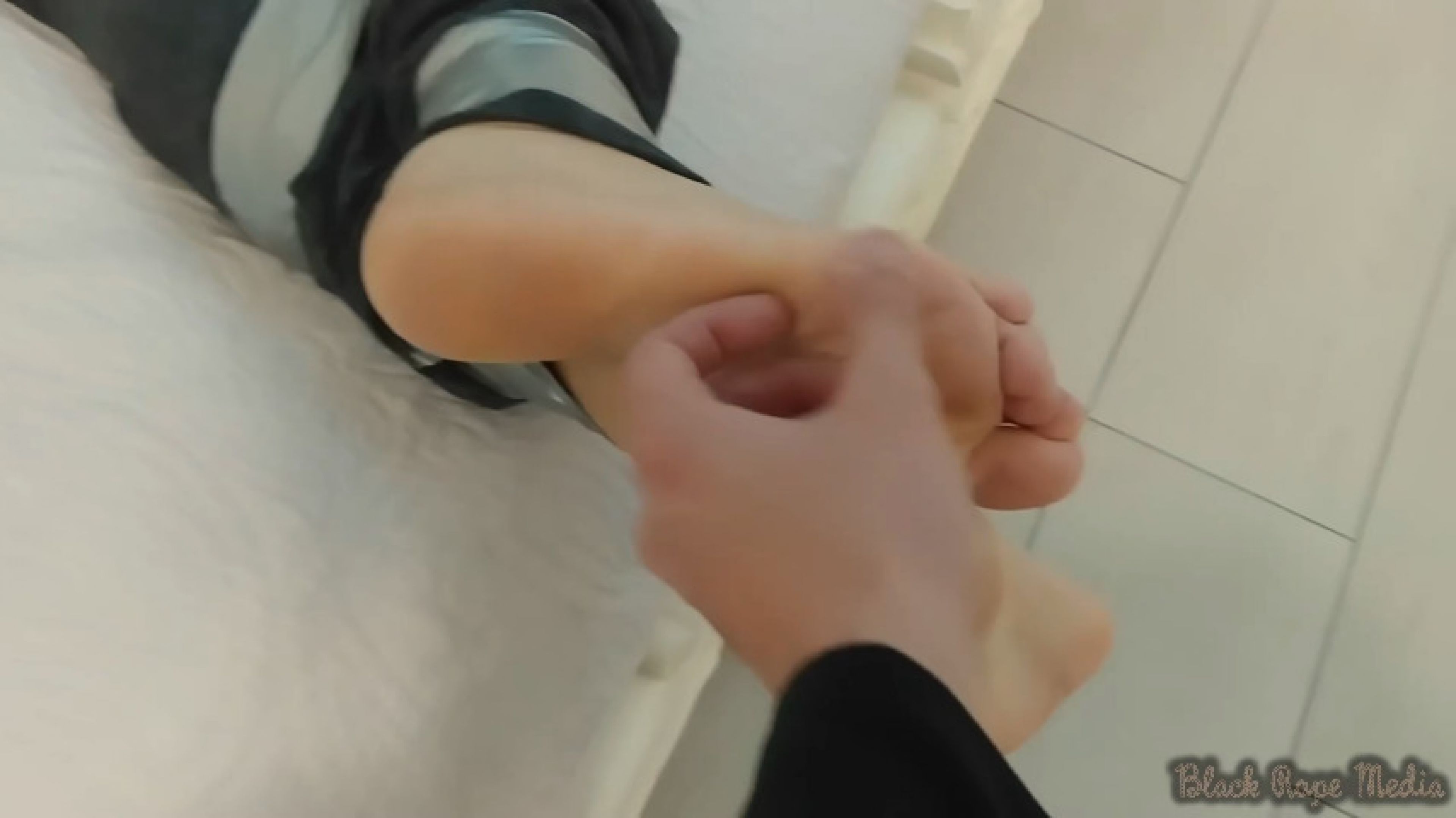 Miriam's first time in bondage