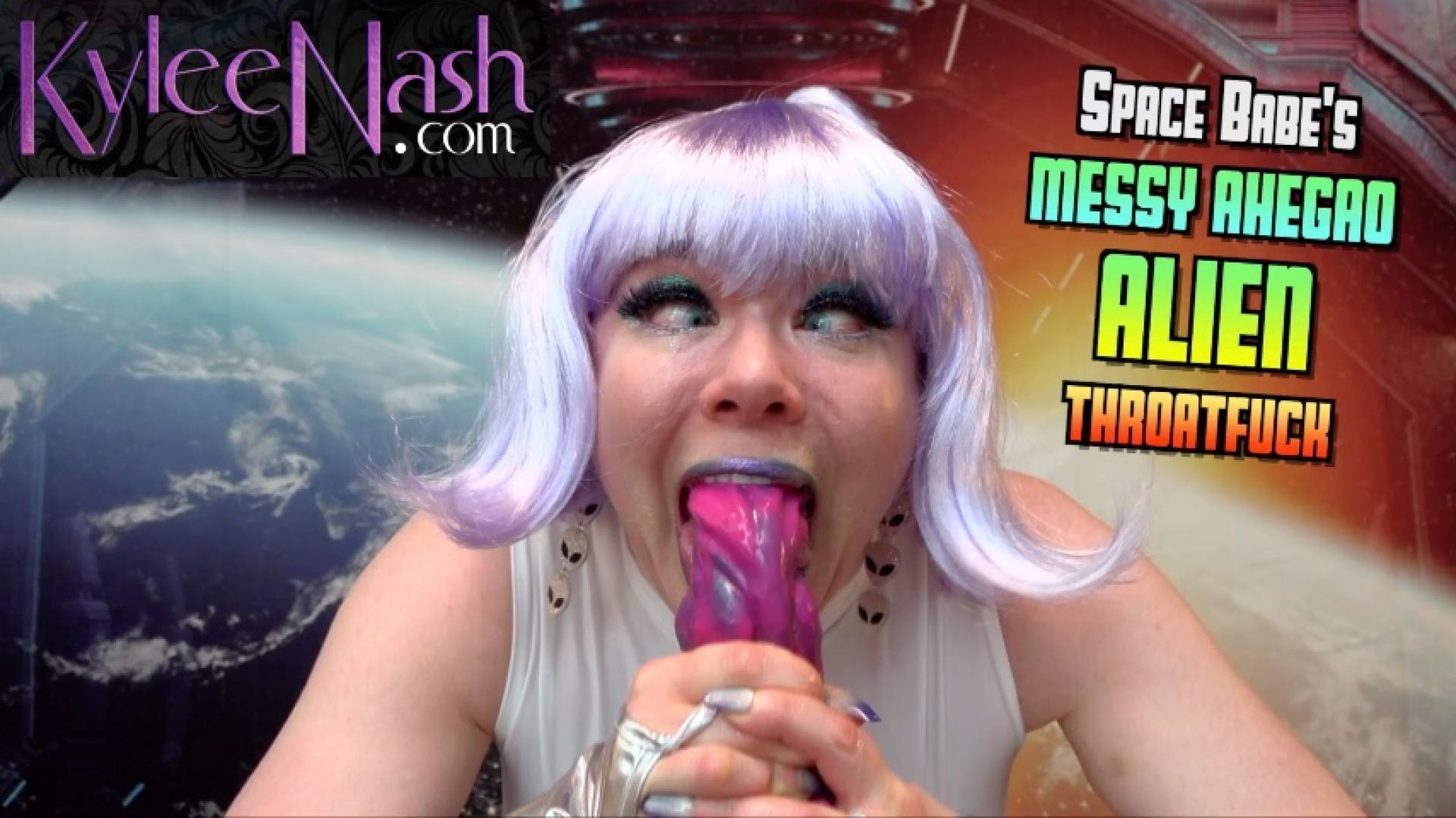 Space Babe's Messy Ahegao Alien Throatfuck