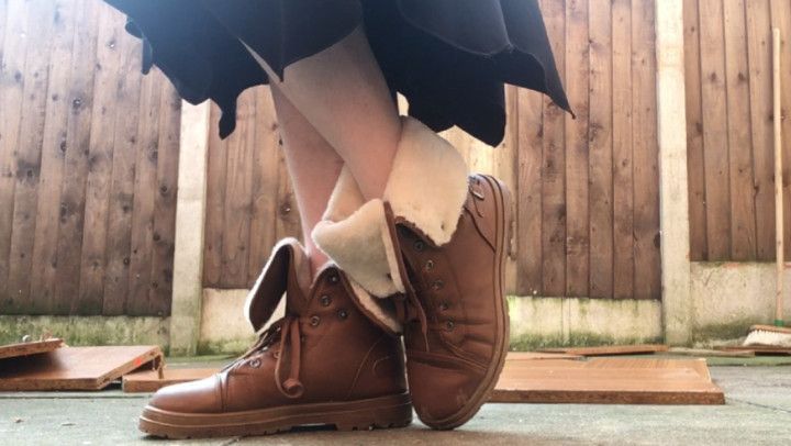 Arikajira Wooden Shelves Crush Fetish