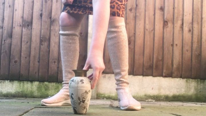 Arikajira Crush Boot Fetish Vase