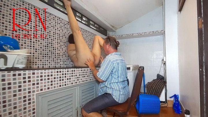 Maid's pussy licking, cunillingus 2